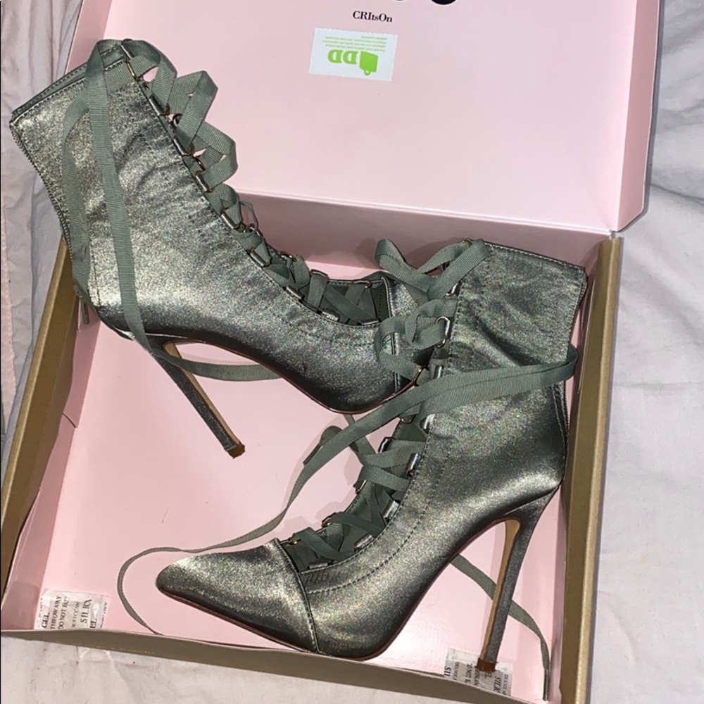 Heeled boots